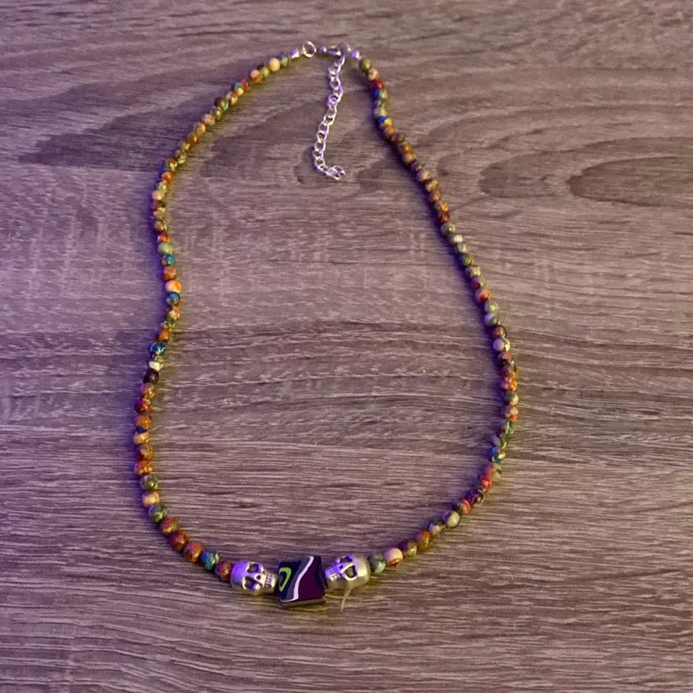 Skull beaded fordite necklace - Picture 1 of 4
